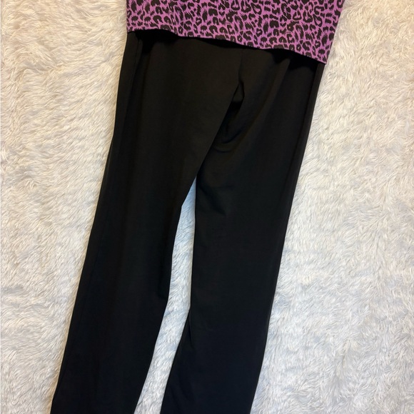 PINK By Victoria’s Secret | Black Yoga Pants with Pink Leopard Print Waistband 💜 - Picture 12 of 16